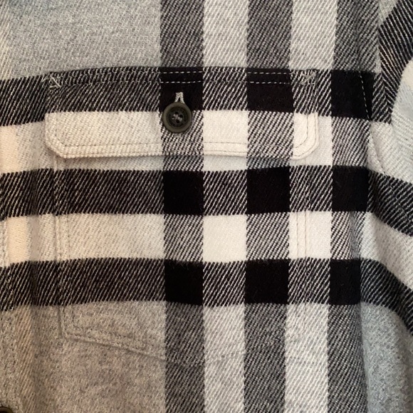 Burberry shirt - Picture 3 of 8